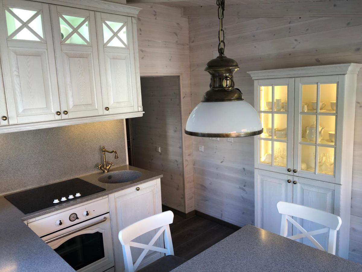 Huoneisto Heritage House With 2 Bedrooms & Free Parking